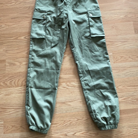 Cargo Jumpsuit NWT - Picture 6 of 7
